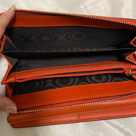 Gucci Orange Leather Zipper Wallet Gold Interlocking GG - Picture 5 of 16